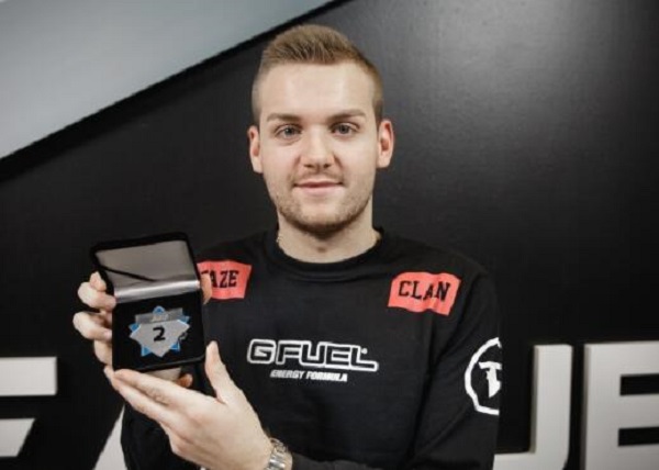 队纷纷爆发 队纷纷爆发